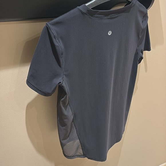 Lululemon shortsleeve top - Picture 5 of 5